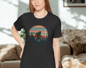 Camiseta retro de Pie Grande al Atardecer: Camiseta vintage de Pie Grande para excursionistas