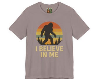 Camiseta divertida de Bigfoot con el lema "Creo en mí" - Estilo retro