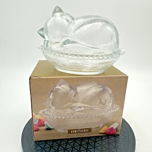 Indiana Glass Cat on Nest - Etsy Canada
