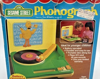Vintage 1983 Fisher Price Sesame Street Big Bird Record Player W. Box