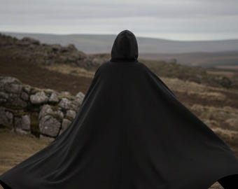 Black Wool Hooded Full Circle Cloak – Medieval LARP Renaissance Cosplay Wind Resistant Wool Cloak