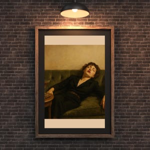 マティーニを片手にソファに座る女性 | 柔らかな色調の油絵風 | カクテルアート風バーカート装飾 | ギフトに最適なトレンディなキッチンの壁