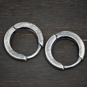 Winona - Sterling Silver Huggie Hoop Earring