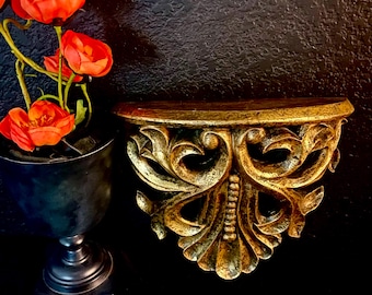 Vintage verzierte Wandleuchte: Italienisch / Barock / Hollywood Regency Tycaalak, Wandhalterung (27,5 - 14,5 cm)