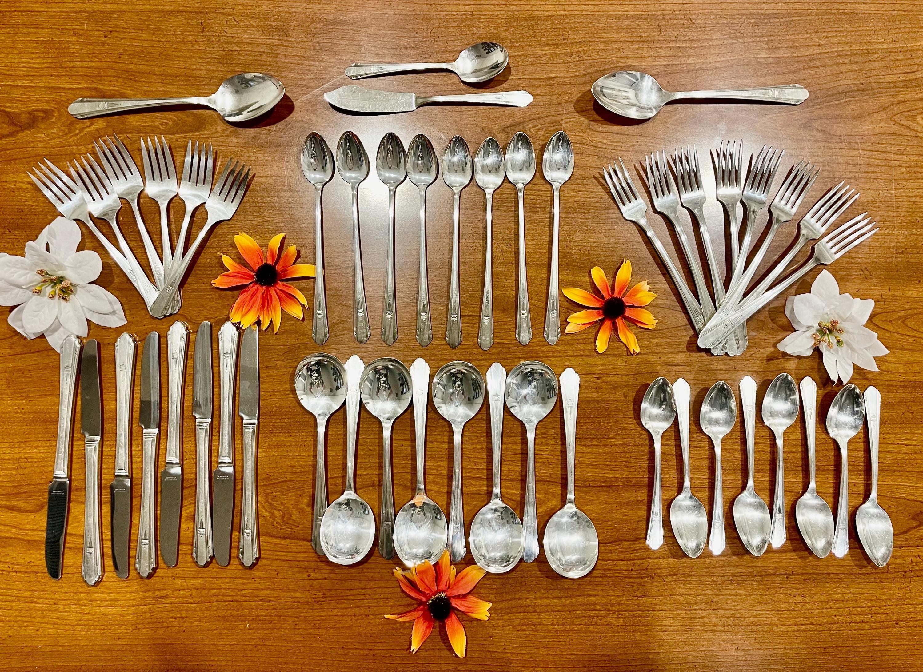 Oneida WM. Rogers Vintage Silverplate Flatware Set of 50