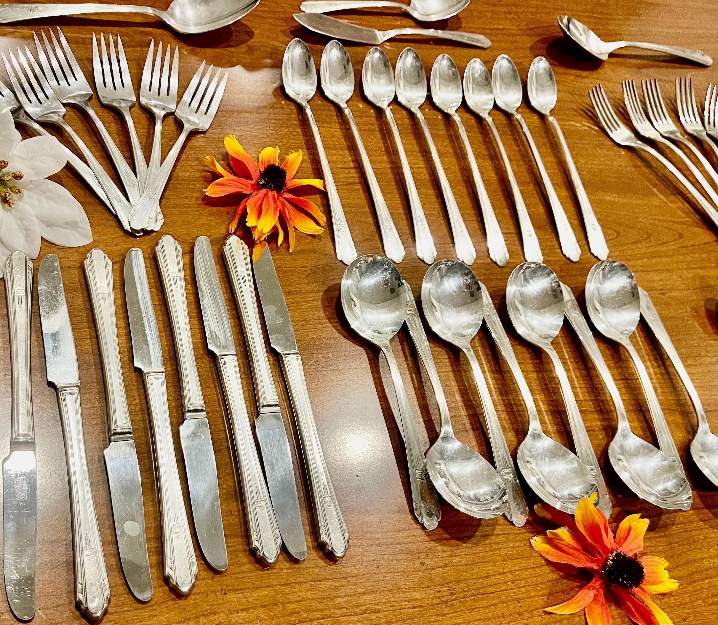 Oneida WM. Rogers Vintage Silverplate Flatware Set of 50