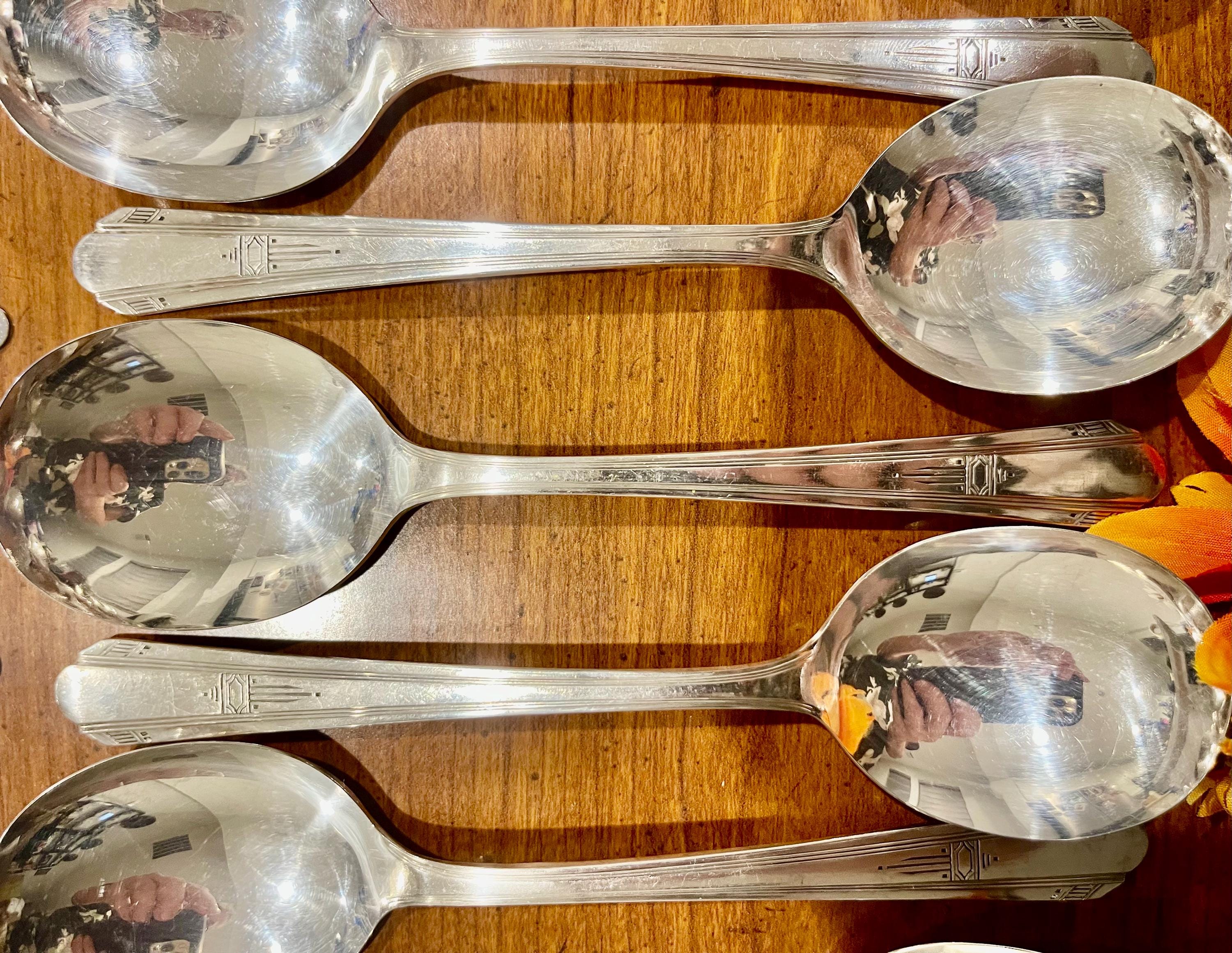 Oneida WM. Rogers Vintage Silverplate Flatware Set of 50