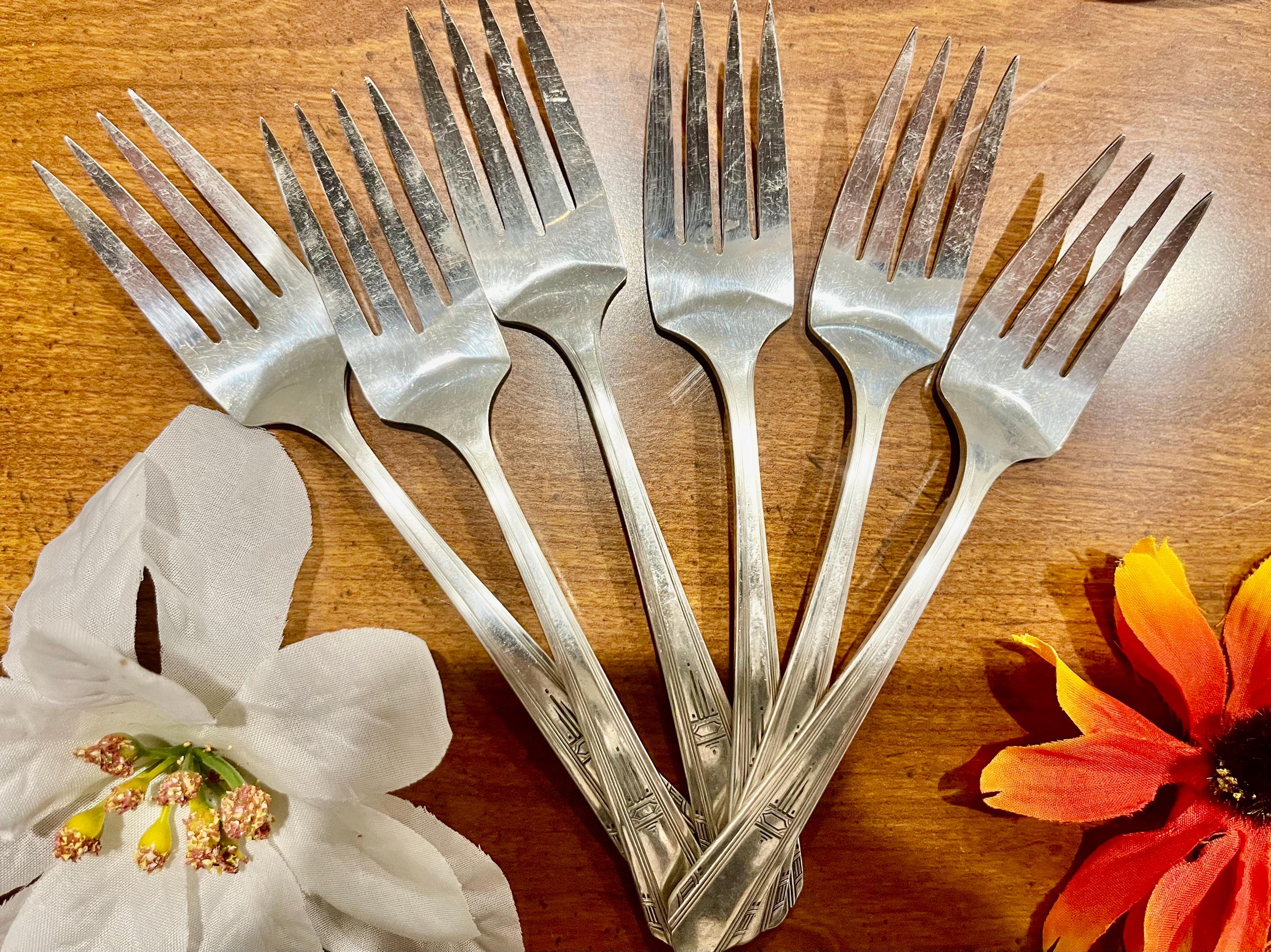 Oneida WM. Rogers Vintage Silverplate Flatware Set of 50