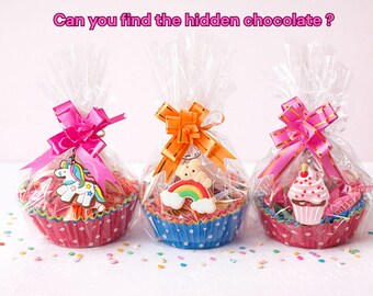 Sweet Surprise Cupcake Party Favours – Hidden Chocolate Coin, Themed Keychain
