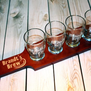 5 Custom Engraved Beer Flight Paddle and Sample Glasses Set - Groomsman Gift - Mens Gift - Fathers Day Gift - Craft Beer Gift