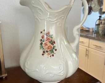 Jarra de cerámica vintage con diseño floral – Decoración rústica de inspiración antigua