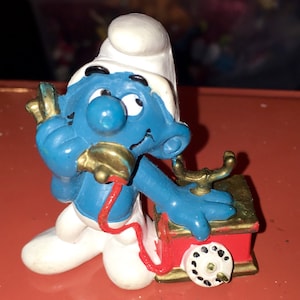 1980 peyo schleich smurfs telephone pvc figure made in Hong Kong