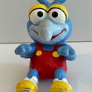 vintage 1986 Hasbro Jim Henson muppets muppet babies baby gonzo in sitting position  PVC toy