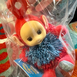 1999 teletubbies OddzOn Po plush koosh ball MISP dead store stock