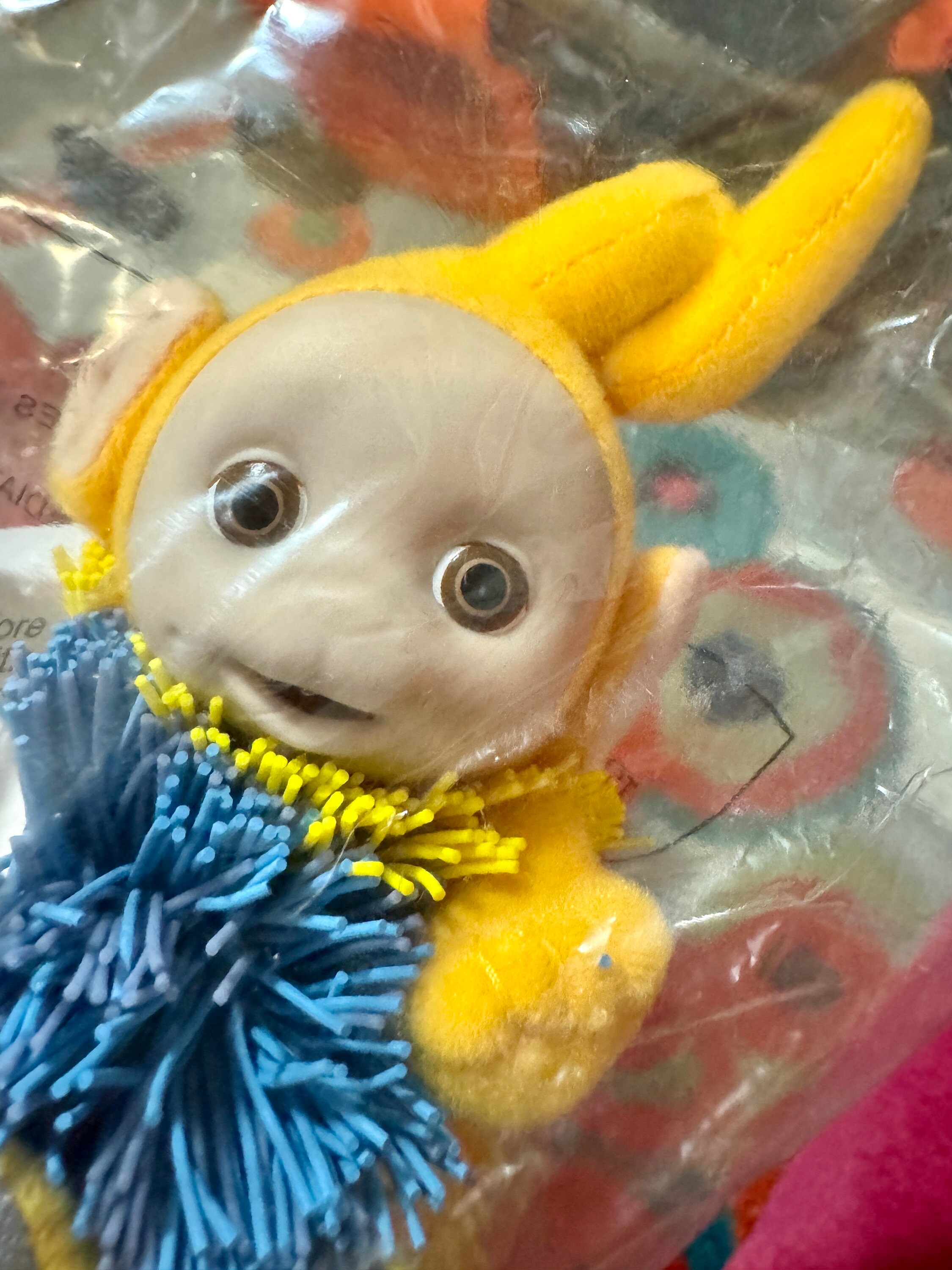 アイドル VERDY x Loco Scraps Plush Keyring Yellow VERDY x Loco Scraps Plush Keyring 