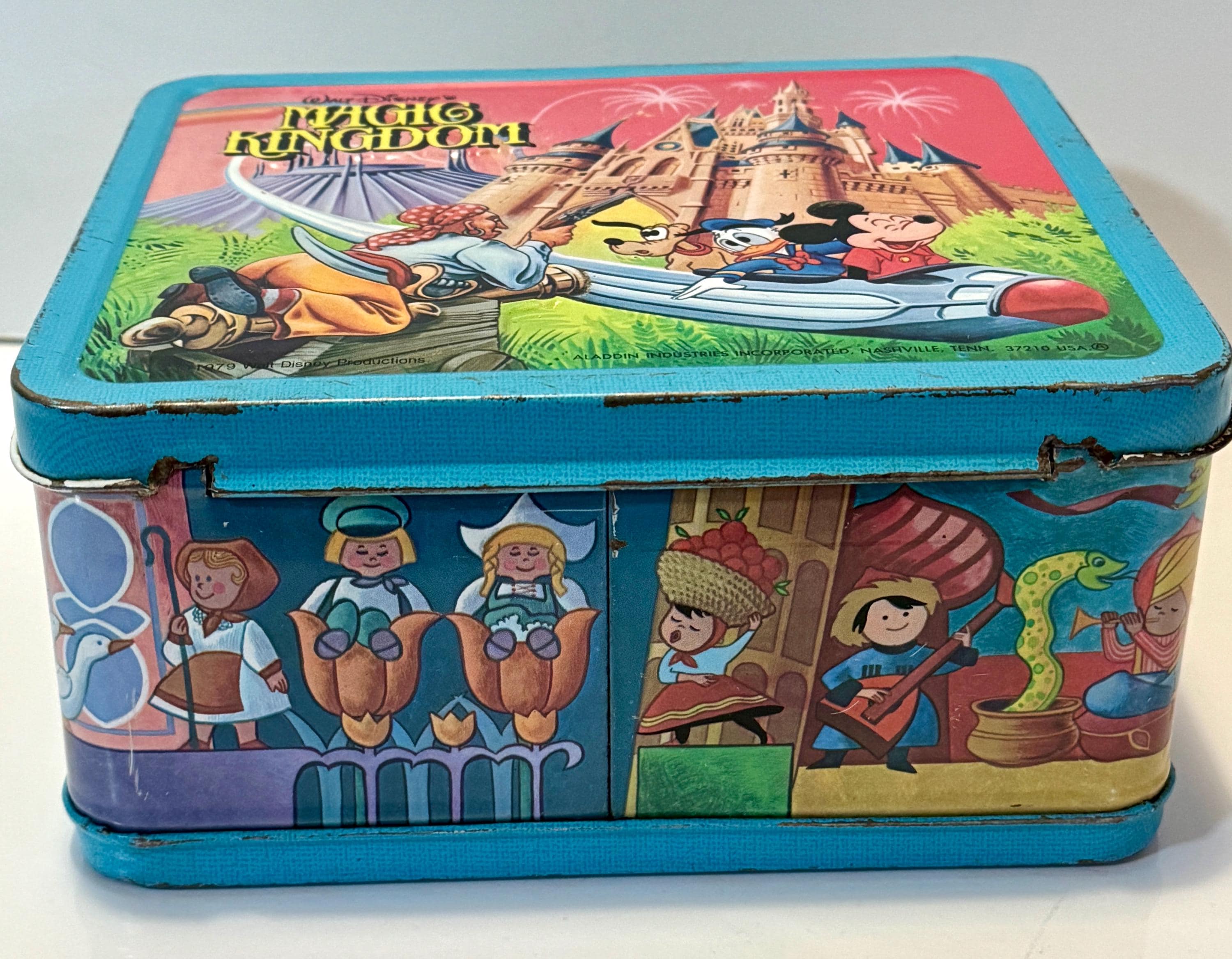 1979 Walt Disney Magic Kingdom Aladdin Industries Metal Lunch Box