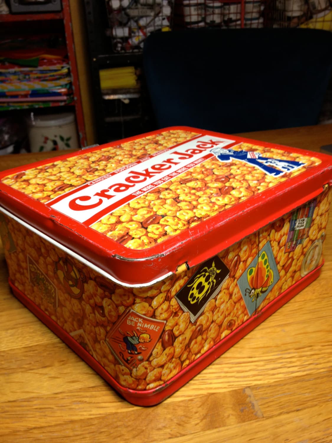 Vintage Aladdin Industries Borden Inc, Cracker Jack Treat Metal