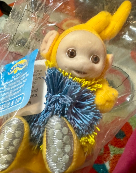 1999 Teletubbies Oddzon Laa-laa Plush Koosh Ball MISP Dead