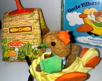 1980 Fisher Price FP woodseys no 962 uncle Filbert airport squirrel finger puppet play set