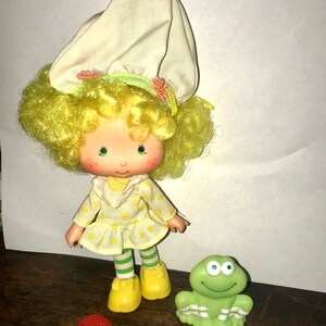 vintage 1980s American Greetings Strawberry Shortcake lemon Meringue doll with frappe frog pet Minty