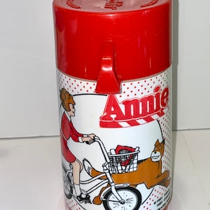 1981 little orphan Annie and Sandy thermos fir the vinyl lunch box