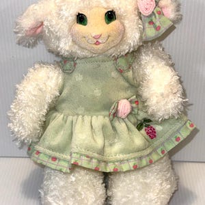 vintage 1998 Fisher Price Briarberry Bears Berry Sue  9” plush lamb