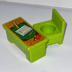 FP little people FP LP lot #232 green teachers school desk
