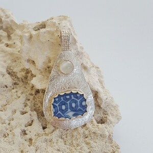 Fine Silver Chaney and Moonstone pendant image 2