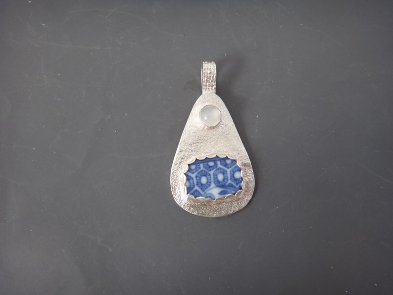 Fine Silver Chaney and Moonstone pendant image 4