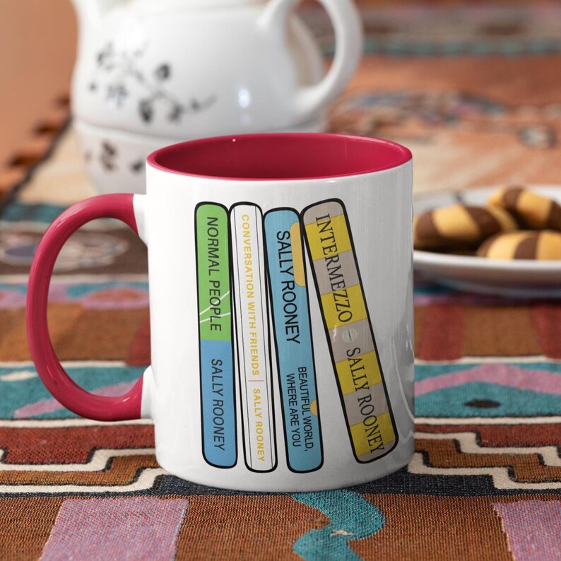 Taza con lomos de libro de Sally Rooney: un regalo para los amantes de los libros imagen 1