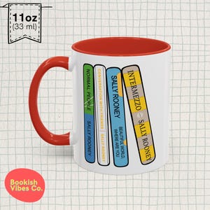 Taza con lomos de libro de Sally Rooney: un regalo para los amantes de los libros imagen 2