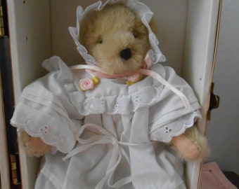 Muffy Vanderbear in Christening Gown and Bonnet, NABCO 1982 Muffy Vanderbear