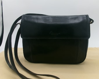 Krumm's Classic Black Shoulder Bag with Adjustable Strap, NEW Condition!