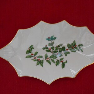 Lenox "Holiday" Holly and Berries Leaf Shape China Mint Dish, Lenox Christmas Nut Dish