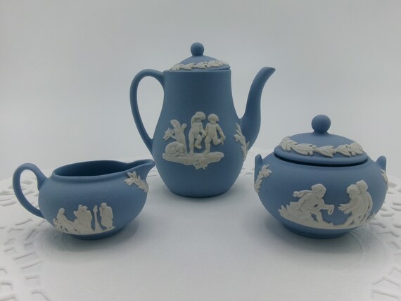 置物  miniature Blue JASPER WARE Set Wedgwood Blue Jasperware Miniature/Mini 11 Piece Tea/Coffee