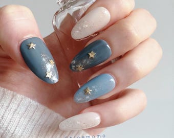 Himmlische künstliche Fingernägel, blauer Ombré-Effekt, goldene Sternen-Nagelkunst, wiederverwendbare Gelnägel