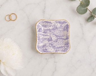 Plateau à bijoux en céramique à décor toile de Jouy lavande