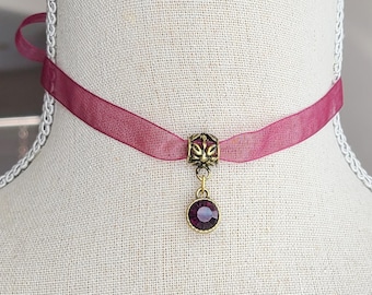 Burgundy Ribbon Choker with Amethyst Purple Charm, Regency Choker, Historical Jewelry, 19th Century Jewelry, Bridgerton Inspired, Prom