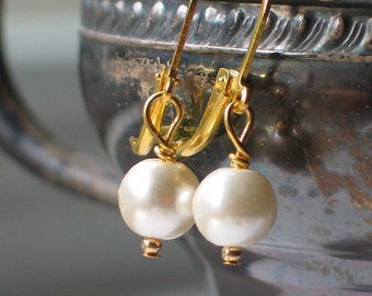 Gold and Ivory Glass Pearl Earrings, 18th century jewelry, 19th century jewelry, Georgian Jewelry, Ivory Pearl Earrings, Historical jewelry