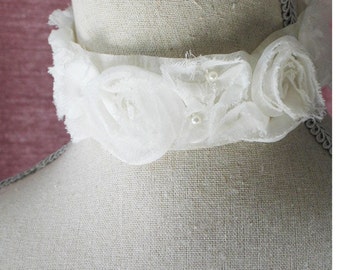 White Rose Choker with Ivory Pearls Victorian Choker Flower Choker White Ruffle Choker Ivory Pearl Choker Gilded Age Jewelry