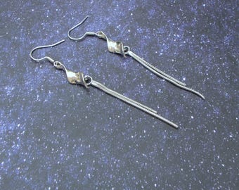 Elegantes pendientes de plata con diseño retorcido: joyas colgantes ligeras y elegantes, pendientes minimalistas de plata, pendientes colgantes, joyería moderna para mujer.