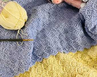 Patrón de manta de bebé tejida a crochet con videotutorial