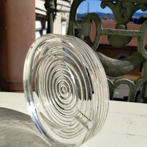 Murano - Cendrier circulaire en verre transparent à motif en spirale. Vintage années 1970.