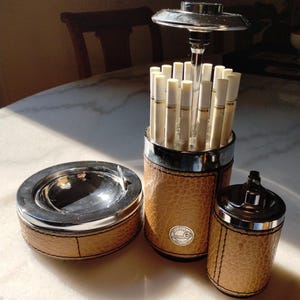 Set da fumo F.lli Caimi - I 3 pezzi del set sono in acciaio rivestiti in pelle martellata - Brevetto originale F.lli Caimi - Vintage anni 70