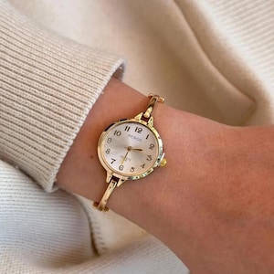 Adjustable Women Watch, Gold Colour Woman Wrist Watch, Vintage Design, Present for Her, Gift for Her, Steel Watch, White Dial, Trendy Watch