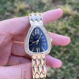 Adjustable Women Watch, Gold Colour Woman Wrist Watch, Vintage Design, Present for Her, Gift for Her, Steel Watch, Black Dial, Trendy Watch