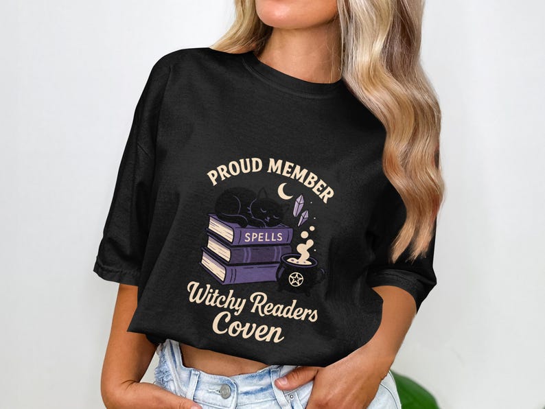 Witchy Readers Coven T-Shirt, Proud Member Spells Books Graphic Tee, Casual Black Top for Book Lovers and Mystics