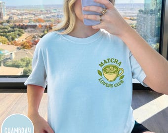 Comfort Colors Matcha Lovers Club T-Shirt, Trendy Green Tea Graphic Tee, Iced or Hot Matcha Lover Shirt, Cafe Aesthetic Graphic Tee