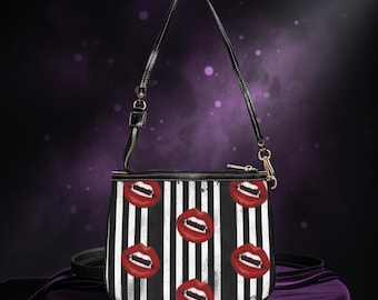 Chic Kissed Stripe Shoulder Bag