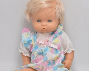 Vintage poupée rigide habillée Famosa S-1979-04 Jagget 32cm cheveux noir